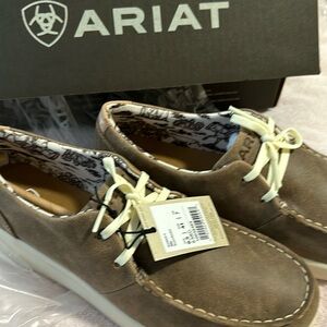 Women’s Hilo (brown) size 9.5